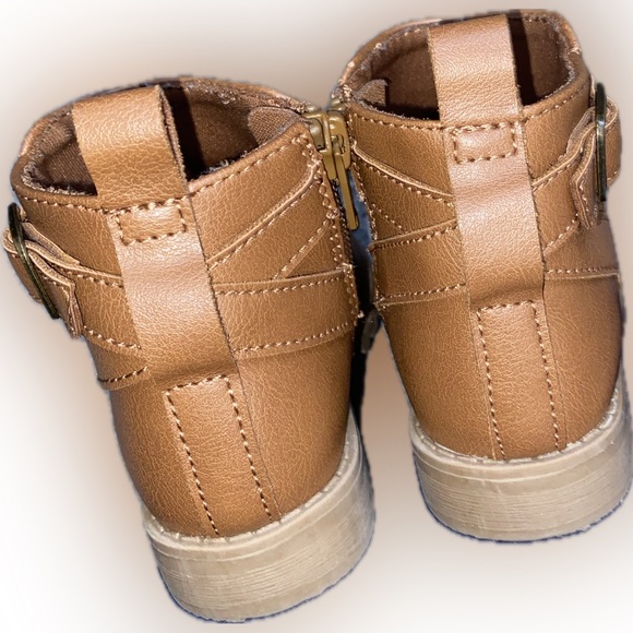 Toddler Booties Bundle, size 6C - Picture 4 of 7